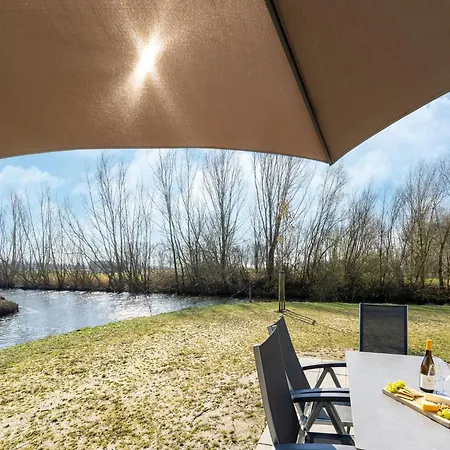 With Lots Of Privacy, Cleaning Included Simonshaven